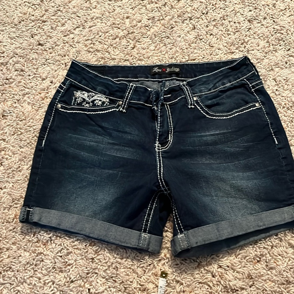 Women’s cute jean shorts